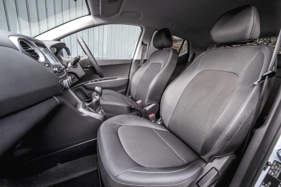 Интерьер Hyundai i10 Play 2019 года  (UK) (фото 40 из 42)